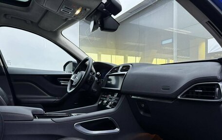 Jaguar F-Pace, 2020 год, 3 999 000 рублей, 13 фотография