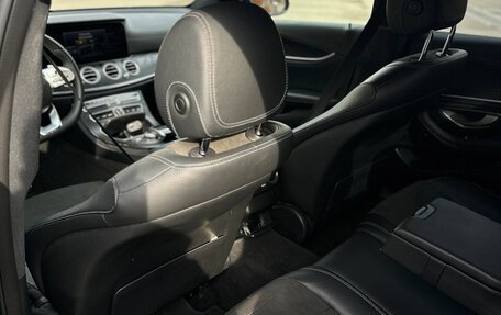 Mercedes-Benz E-Класс, 2019 год, 3 000 000 рублей, 6 фотография