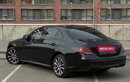 Mercedes-Benz E-Класс, 2019 год, 3 000 000 рублей, 2 фотография