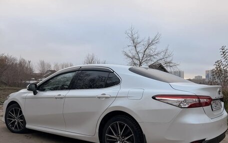 Toyota Camry, 2021 год, 2 950 000 рублей, 4 фотография