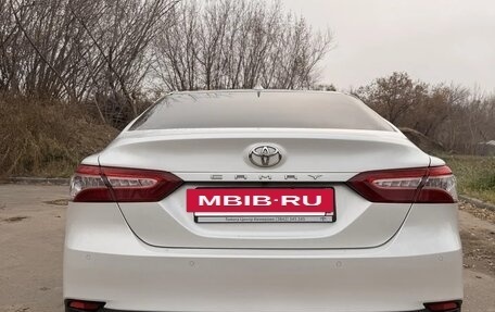 Toyota Camry, 2021 год, 2 950 000 рублей, 3 фотография