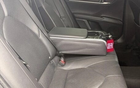 Toyota Camry, 2021 год, 2 950 000 рублей, 8 фотография