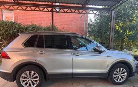 Volkswagen Tiguan II, 2017 год, 2 350 000 рублей, 2 фотография