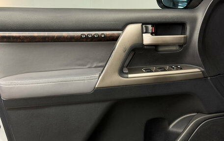 Toyota Land Cruiser 200, 2010 год, 3 200 000 рублей, 12 фотография
