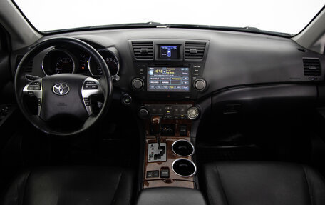 Toyota Highlander III, 2011 год, 1 749 000 рублей, 10 фотография