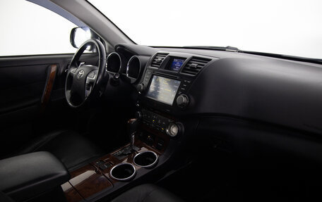 Toyota Highlander III, 2011 год, 1 749 000 рублей, 15 фотография