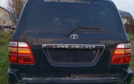 Toyota Land Cruiser 100 рестайлинг 2, 2006 год, 1 350 000 рублей, 3 фотография