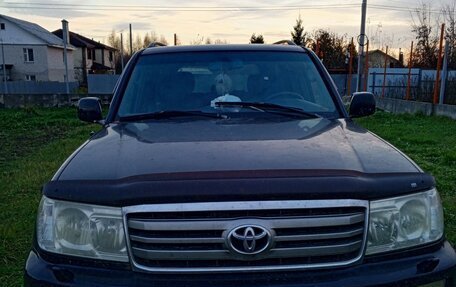 Toyota Land Cruiser 100 рестайлинг 2, 2006 год, 1 350 000 рублей, 1 фотография