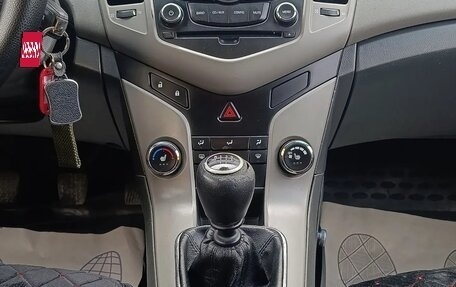 Chevrolet Cruze II, 2010 год, 529 000 рублей, 10 фотография
