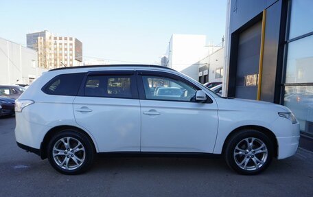 Mitsubishi Outlander III рестайлинг 3, 2013 год, 1 400 000 рублей, 4 фотография