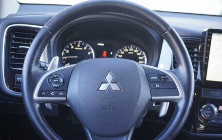 Mitsubishi Outlander III рестайлинг 3, 2013 год, 1 400 000 рублей, 14 фотография