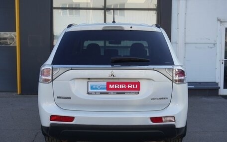 Mitsubishi Outlander III рестайлинг 3, 2013 год, 1 400 000 рублей, 6 фотография