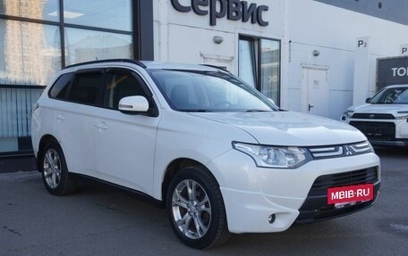 Mitsubishi Outlander III рестайлинг 3, 2013 год, 1 400 000 рублей, 3 фотография