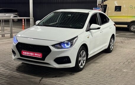 Hyundai Solaris II рестайлинг, 2017 год, 850 000 рублей, 1 фотография
