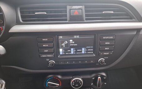 KIA Rio IV, 2018 год, 1 100 000 рублей, 6 фотография