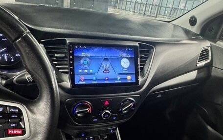 Hyundai Solaris II рестайлинг, 2017 год, 850 000 рублей, 9 фотография