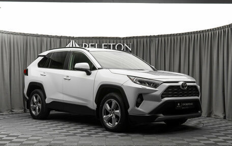 Toyota RAV4, 2019 год, 2 790 000 рублей, 2 фотография