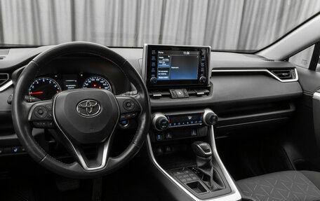 Toyota RAV4, 2019 год, 2 790 000 рублей, 7 фотография