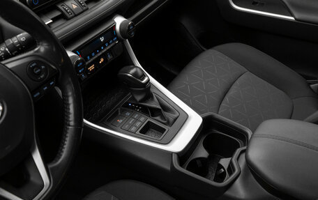 Toyota RAV4, 2019 год, 2 790 000 рублей, 13 фотография