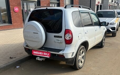 Chevrolet Niva I рестайлинг, 2017 год, 750 000 рублей, 2 фотография