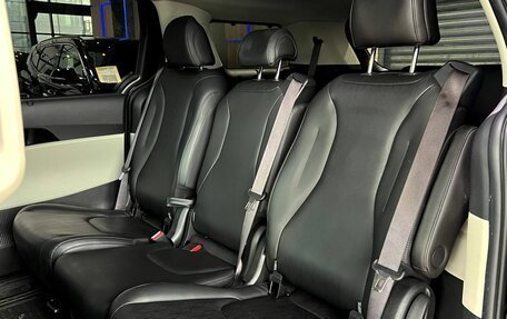 KIA Carnival, 2022 год, 4 700 000 рублей, 29 фотография