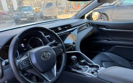 Toyota Camry, 2019 год, 2 050 000 рублей, 8 фотография