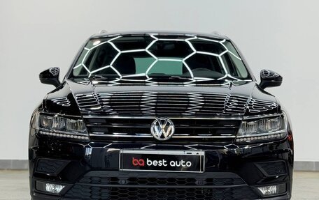 Volkswagen Tiguan II, 2018 год, 2 440 000 рублей, 2 фотография