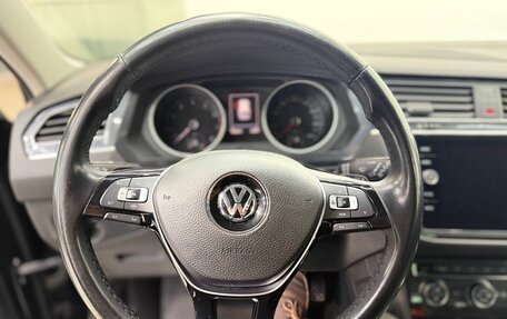 Volkswagen Tiguan II, 2018 год, 2 440 000 рублей, 19 фотография