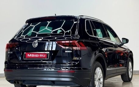 Volkswagen Tiguan II, 2018 год, 2 440 000 рублей, 5 фотография