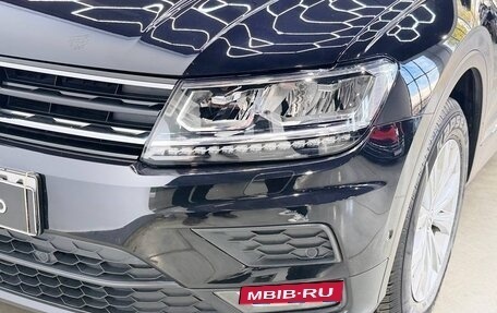Volkswagen Tiguan II, 2018 год, 2 440 000 рублей, 13 фотография