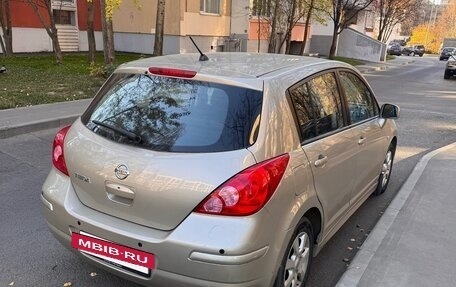 Nissan Tiida, 2010 год, 900 000 рублей, 5 фотография