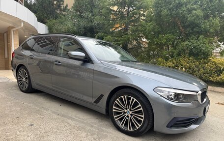 BMW 5 серия, 2018 год, 3 100 000 рублей, 3 фотография