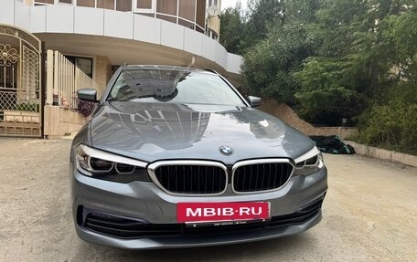 BMW 5 серия, 2018 год, 3 100 000 рублей, 2 фотография
