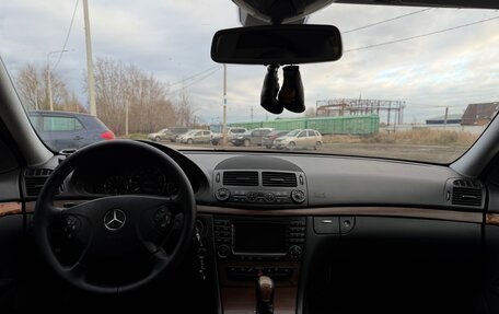 Mercedes-Benz E-Класс, 2004 год, 960 000 рублей, 9 фотография