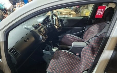 Honda Fit III, 2005 год, 350 000 рублей, 4 фотография