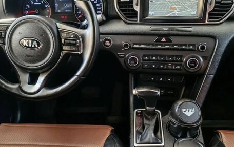 KIA Sportage IV рестайлинг, 2017 год, 1 800 000 рублей, 9 фотография