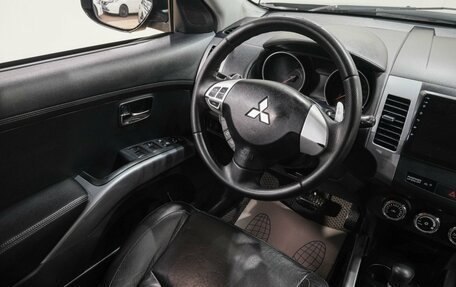 Mitsubishi Outlander III рестайлинг 3, 2010 год, 1 379 000 рублей, 17 фотография