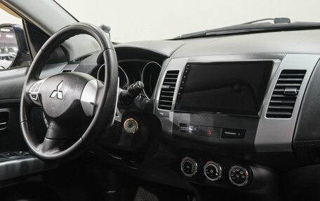Mitsubishi Outlander III рестайлинг 3, 2010 год, 1 379 000 рублей, 20 фотография