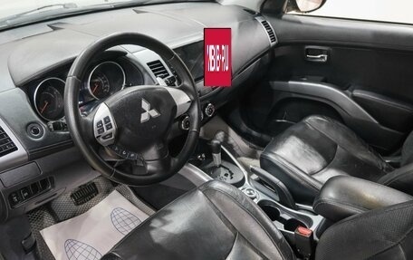 Mitsubishi Outlander III рестайлинг 3, 2010 год, 1 379 000 рублей, 14 фотография