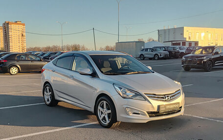 Hyundai Solaris II рестайлинг, 2015 год, 835 000 рублей, 3 фотография