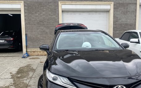 Toyota Camry, 2019 год, 1 950 000 рублей, 4 фотография