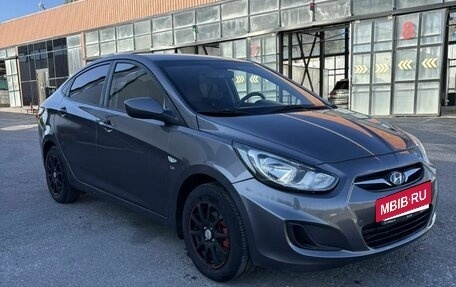 Hyundai Solaris II рестайлинг, 2012 год, 599 999 рублей, 3 фотография