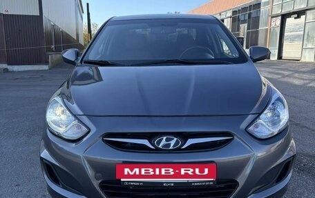 Hyundai Solaris II рестайлинг, 2012 год, 599 999 рублей, 4 фотография