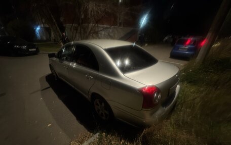 Toyota Avensis III рестайлинг, 2004 год, 530 000 рублей, 4 фотография