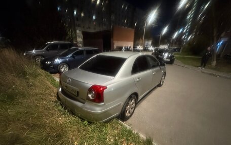 Toyota Avensis III рестайлинг, 2004 год, 530 000 рублей, 3 фотография