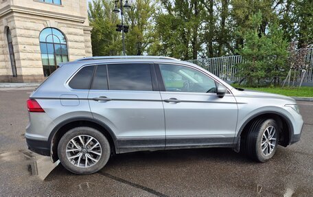 Volkswagen Tiguan II, 2021 год, 2 920 000 рублей, 2 фотография