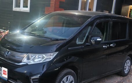 Honda Stepwgn IV рестайлинг, 2015 год, 1 500 000 рублей, 2 фотография