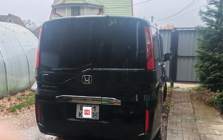 Honda Stepwgn IV рестайлинг, 2015 год, 1 500 000 рублей, 32 фотография