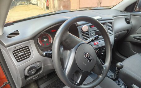 KIA Rio II, 2011 год, 800 000 рублей, 10 фотография