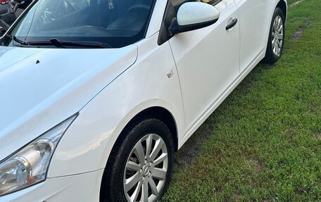 Chevrolet Cruze II, 2013 год, 800 000 рублей, 4 фотография